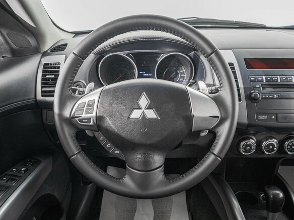 2011 Mitsubishi Outlander II Рестайлинг, коричневый - вид 13