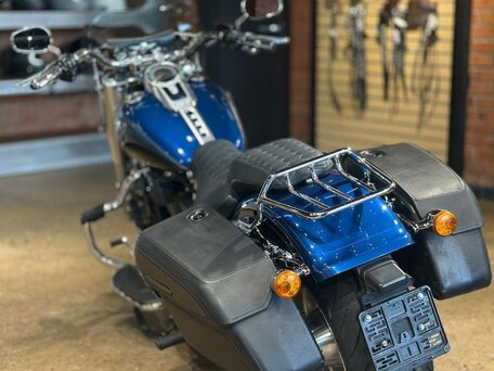 2018 Harley-Davidson Fat Boy, синий, 2400000 рублей, вид 4