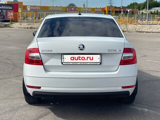 2020 Skoda Octavia III (A7) Рестайлинг, белый, 1650000 рублей, вид 4