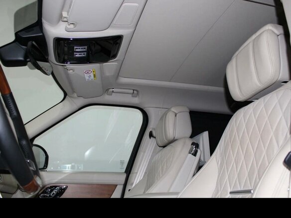 2019 Land Rover Range Rover Long IV Рестайлинг, чёрный, 7150000 рублей - вид 10