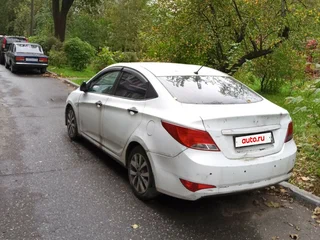 2015 Hyundai Solaris I Рестайлинг, белый, 360000 рублей, вид 1