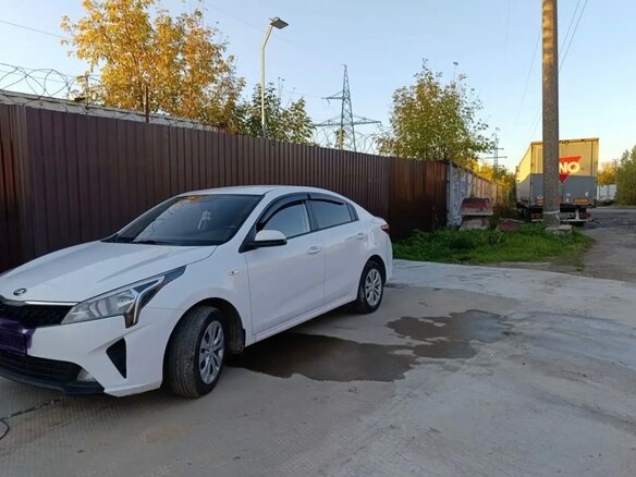 2021 Kia Rio IV Рестайлинг, белый