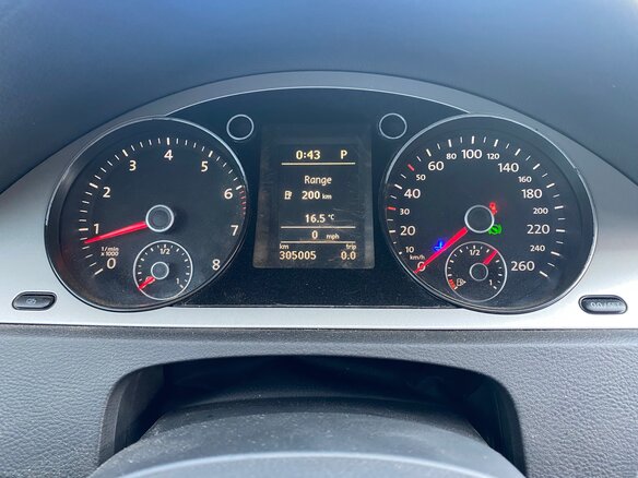 2010 Volkswagen Passat EcoFuel B6, белый, 830000 рублей - вид 10