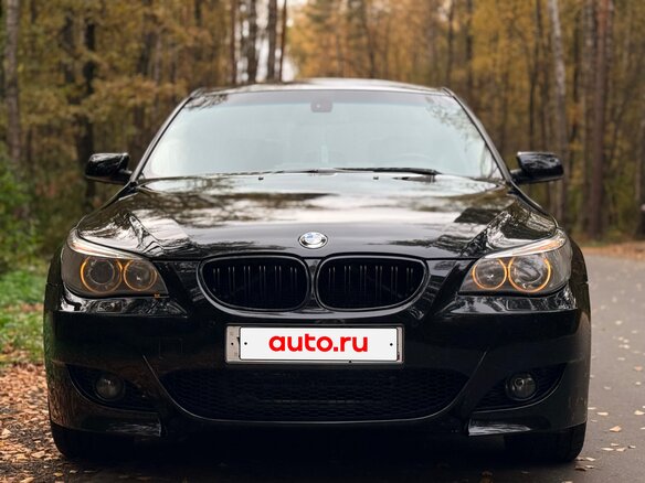 2006 BMW 5 серии 530xi V (E60/E61), чёрный - вид 1