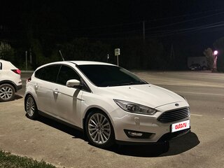 2017 Ford Focus III Рестайлинг, белый, 1350000 рублей, вид 1