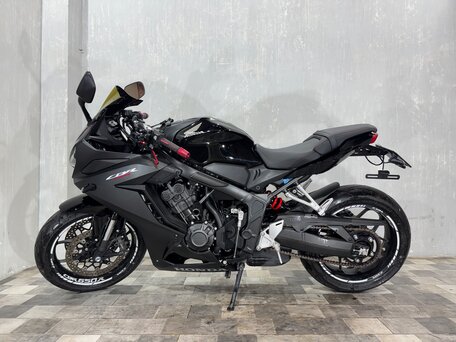 2023 Honda CBR 650R, чёрный, 965000 рублей, вид 2