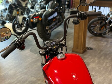 2023 Harley-Davidson Street Bob, красный, 1940000 рублей, вид 5