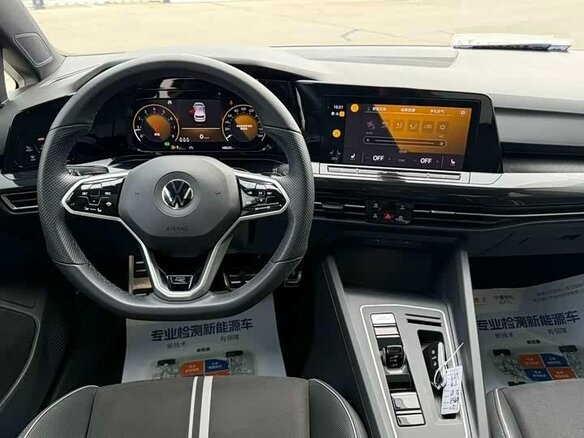 2022 Volkswagen Golf VIII, серый, 1950000 рублей - вид 9