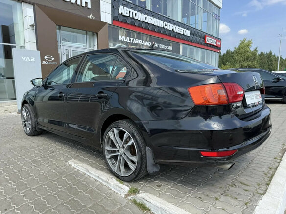2013 Volkswagen Jetta VI, чёрный - вид 16