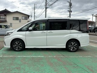 2022 Honda Stepwgn Spada V Рестайлинг, белый, 2060000 рублей, вид 4