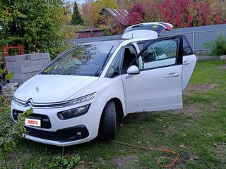 2017 Citroen C4 Picasso Grand II Рестайлинг, белый, 900000 рублей, вид 1