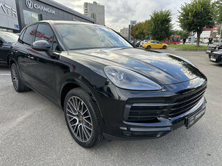 2018 Porsche Cayenne III, чёрный, 4590000 рублей, вид 3