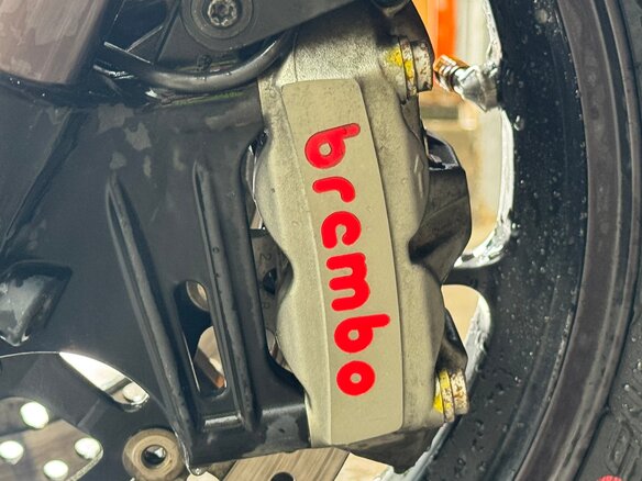 2011 KTM 990 SM, оранжевый, 600000 рублей - вид 10