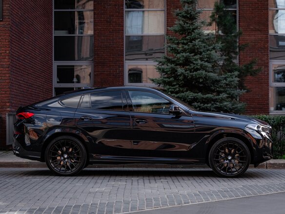 2023 BMW X6 40i III (G06) Рестайлинг, чёрный, 10999000 рублей - вид 11