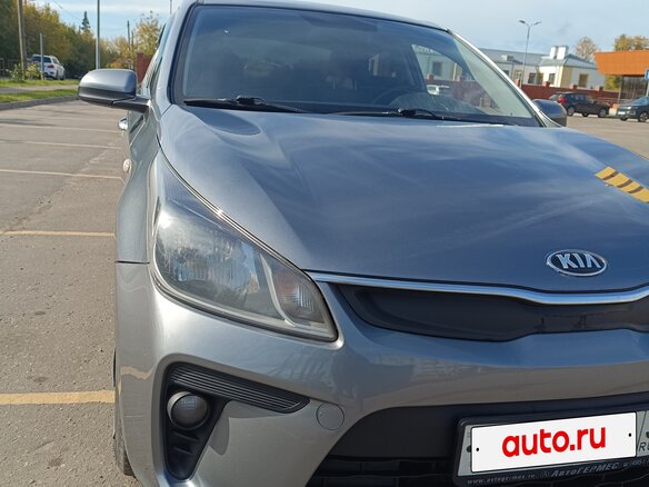 2017 Kia Rio IV, серый, 937000 рублей - вид 2