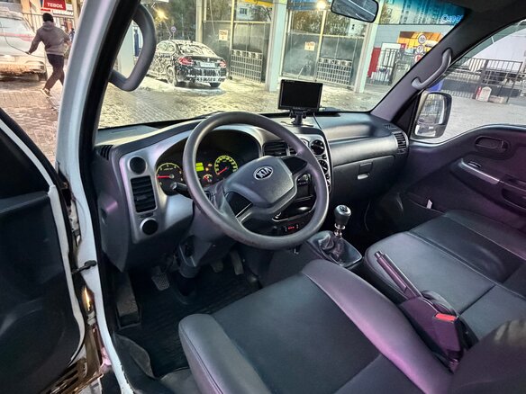 2013 Kia Bongo, белый, 1250000 рублей - вид 1