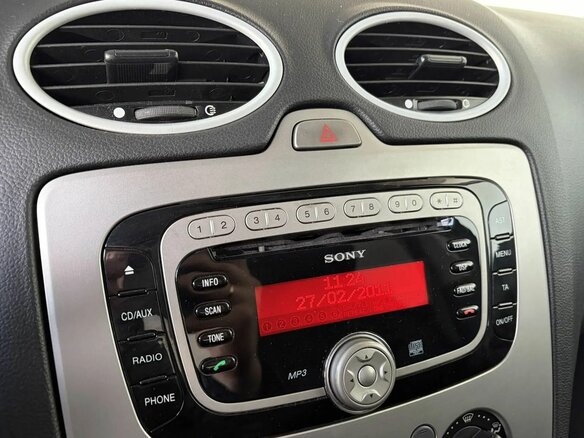 2011 Ford Focus II Рестайлинг, чёрный - вид 17