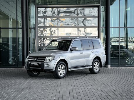 2011 Mitsubishi Pajero IV, серебристый, 1790000 рублей, вид 3