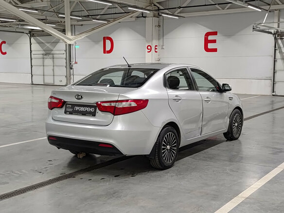 2014 Kia Rio III, серебристый, 705000 рублей - вид 4