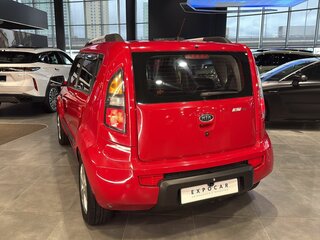 2010 Kia Soul I, красный, 599000 рублей, вид 4