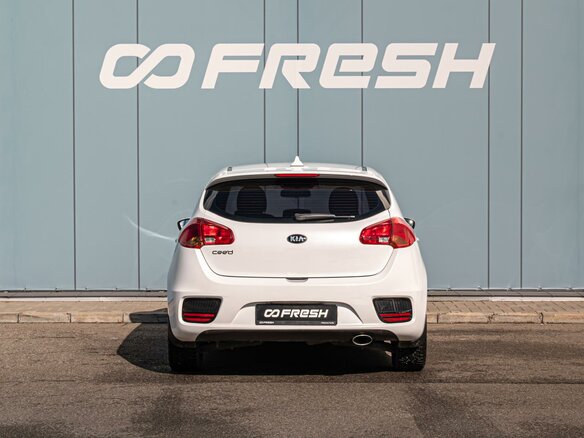 2017 Kia Ceed II Рестайлинг, белый, 1439000 рублей - вид 3