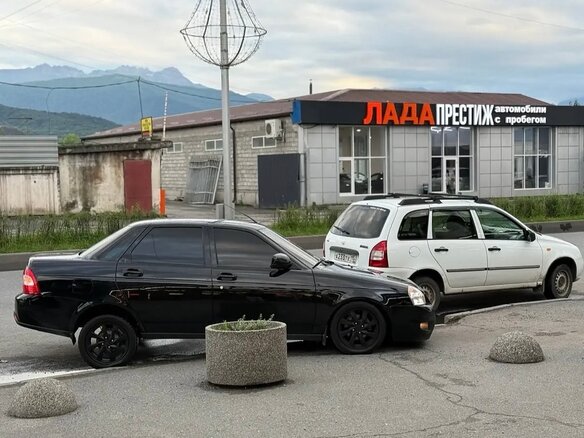 2015 Lada (ВАЗ) Priora I Рестайлинг, чёрный, 750000 рублей - вид 4