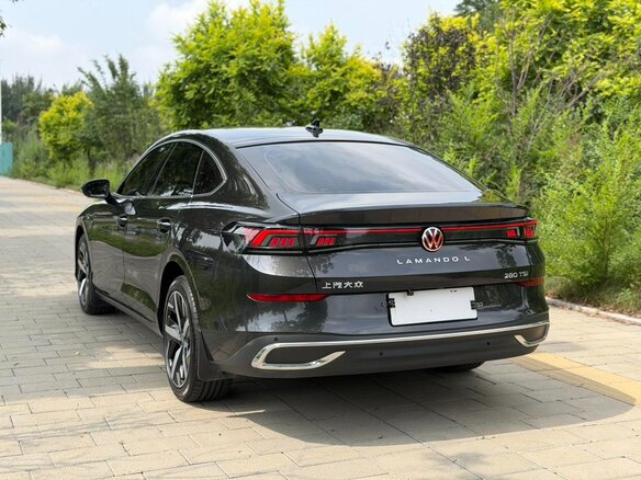 2023 Volkswagen Lamando L II, чёрный, 1710005 рублей - вид 1