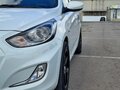 2011 Hyundai Solaris I, белый, 930000 рублей - вид 9