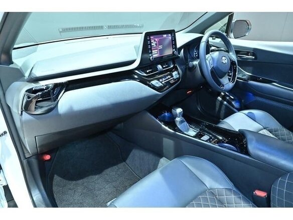 2023 Toyota C-HR I Рестайлинг, белый - вид 21