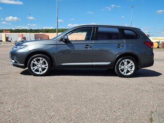 2018 Mitsubishi Outlander III Рестайлинг 2, серый, 1850000 рублей, вид 4