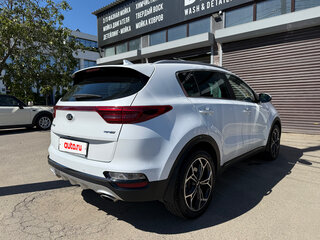 2021 Kia Sportage IV Рестайлинг, белый, 2600000 рублей, вид 4