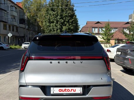 2025 Geely Atlas II, серебристый, 2650000 рублей, вид 4