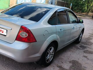 2010 Ford Focus II Рестайлинг, серебристый, 810000 рублей, вид 2