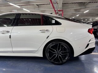 2020 Kia K5 III, белый, 2800000 рублей, вид 3