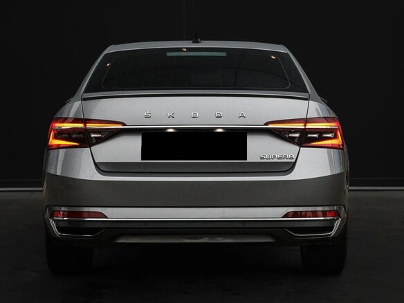 2023 Skoda Superb III Рестайлинг, серебристый, 2390000 рублей - вид 6