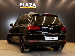 2016 Volkswagen Tiguan I Рестайлинг, чёрный, 1664000 рублей, вид 4