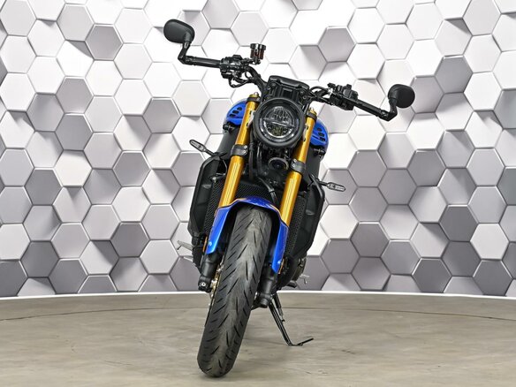 2023 Yamaha XSR900, синий, 1249000 рублей - вид 4