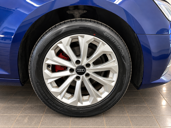 2019 Audi A4 V (B9), синий, 1750000 рублей - вид 17