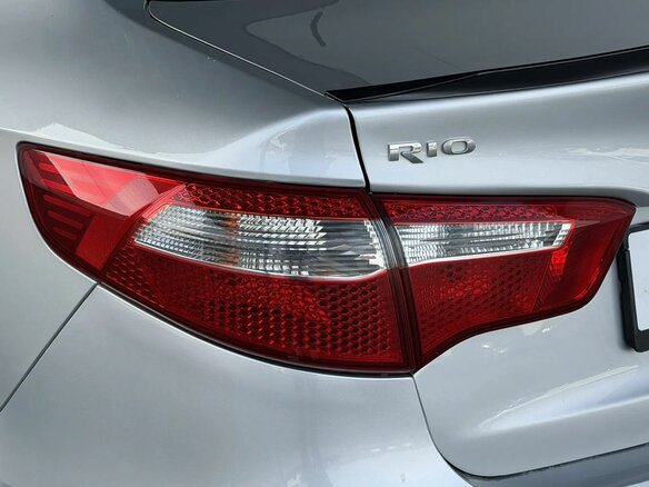 2013 Kia Rio III, серебристый, 760000 рублей - вид 23
