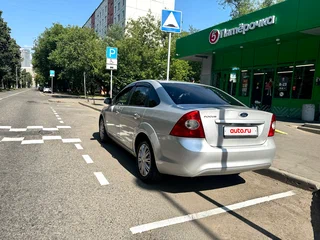 2011 Ford Focus II Рестайлинг, серебристый, 590000 рублей, вид 5