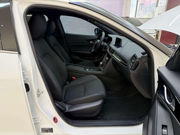 2023 Mazda CX-4 I Рестайлинг, белый, 2169000 рублей - вид 12