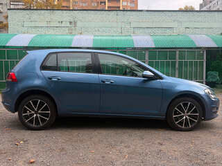 2013 Volkswagen Golf VII, синий, 1250000 рублей, вид 4