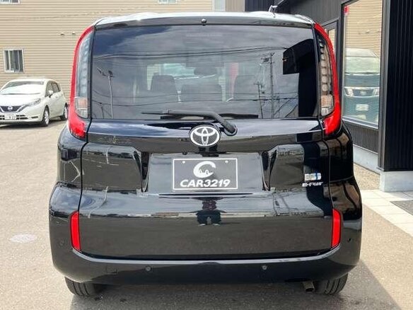 2023 Toyota Sienta III, серый, 1120700 рублей - вид 4