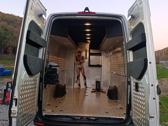 2019 Mercedes-Benz Sprinter, серебристый, 11000000 рублей - вид 16