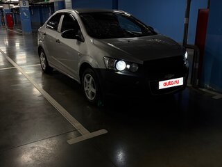 2013 Chevrolet Aveo II, серебристый, 580000 рублей, вид 3