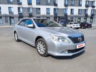 2012 Toyota Camry VII (XV50), серебристый, 1425000 рублей, вид 3