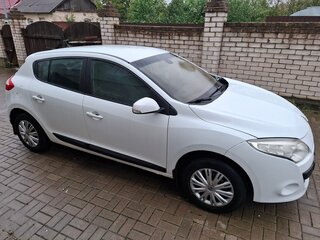 2011 Renault Megane III, белый, 460000 рублей, вид 2