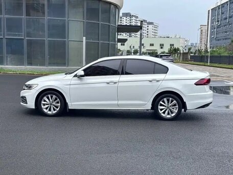 2021 Volkswagen Bora IV, белый, 1417007 рублей, вид 4