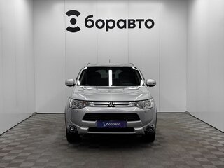2014 Mitsubishi Outlander III Рестайлинг, серебристый, 1470000 рублей, вид 3
