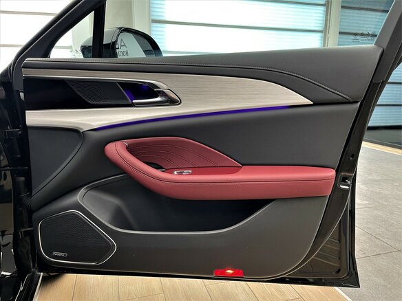 2025 Hongqi H5 II, чёрный - вид 18